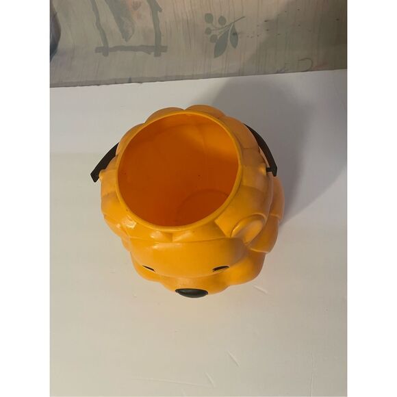 Disney Winnie the Pooh Bear Head Blow Mold  Halloween candy pail  bucket candy h - Picture 3 of 6